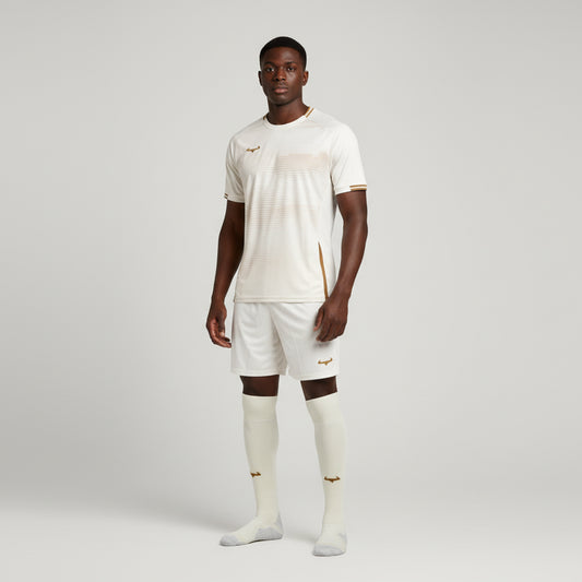 Demon Athletics AeroSwift Dri-FIT Komplett-Set – T-Shirt, Shorts & Fußballsocken in Leicht Khaki. perfekt für Training